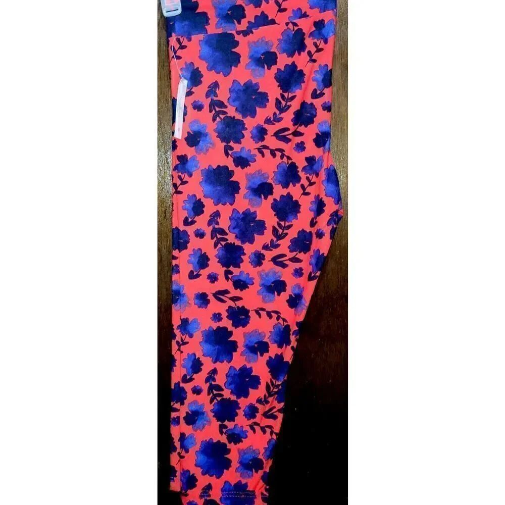 WTC Americana Ladies Capri Leggings, Red and Blue Floral Design, Size XL (16-18)
